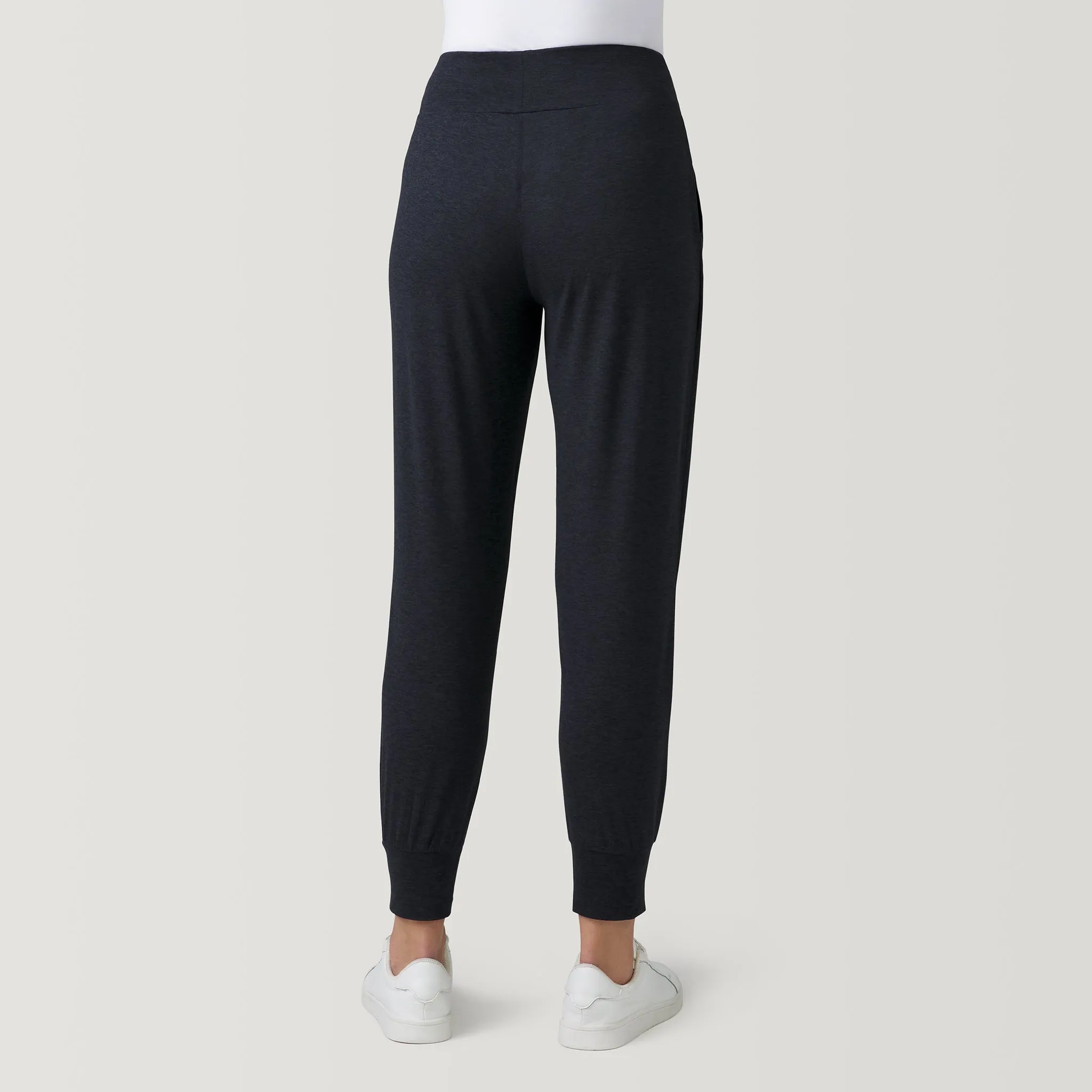 Women's Cloud Knit Pleated Jogger